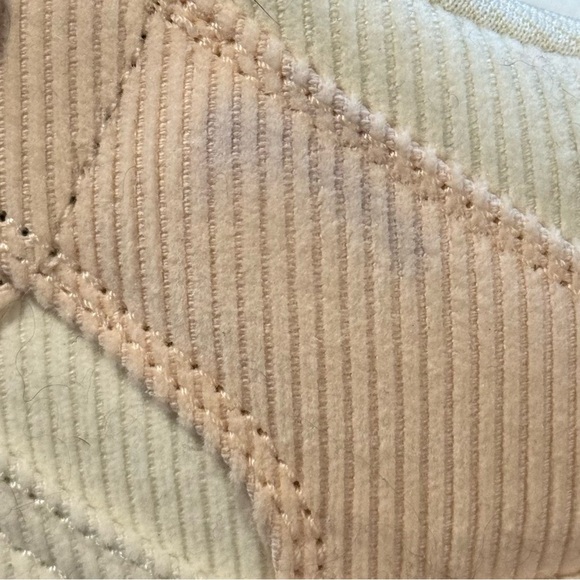 Nike Jordan Women’s 1 Mid SE Sail / Orange - Orange Quartz - Picture 16 of 16